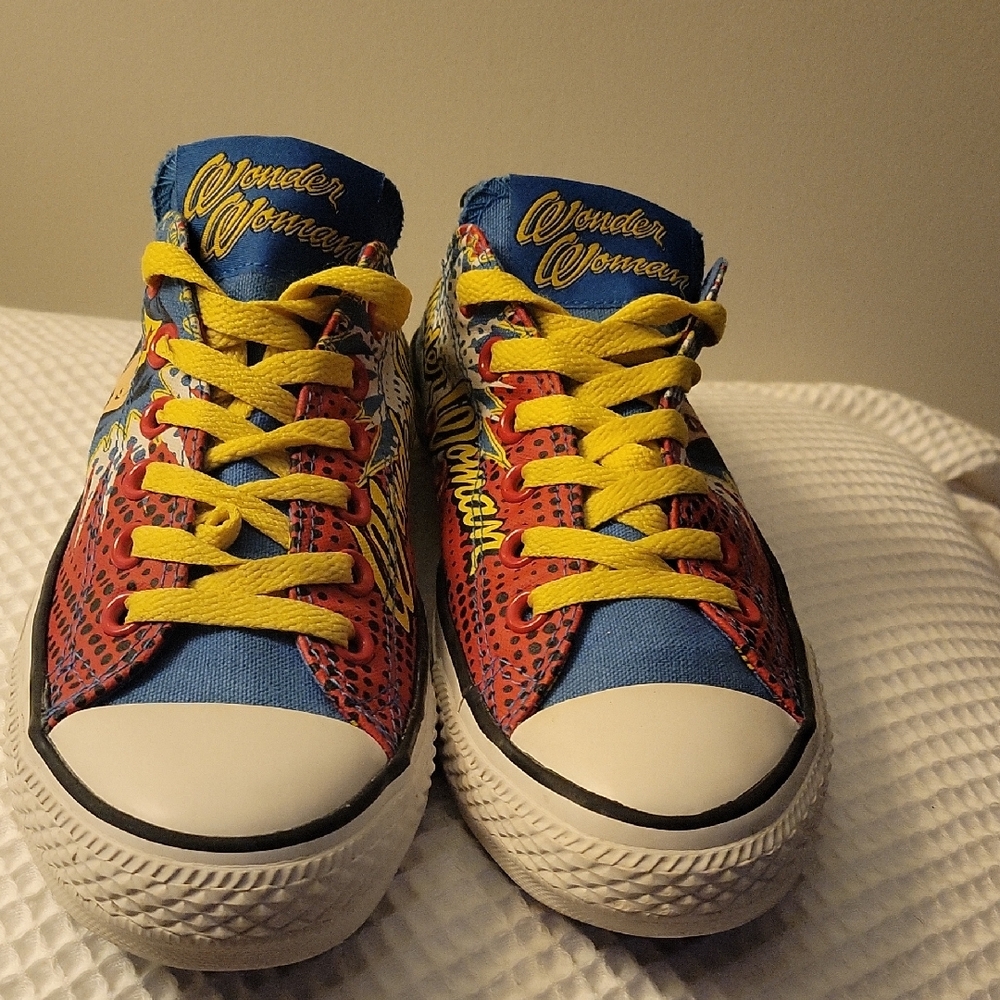 Woman Wonder Woman Converse